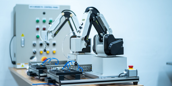 Garras Robóticas a Medida / Manos Robot / Grippers / EOAT Montornès del Vallès · Diseño y Construcción de Utillajes para Robots